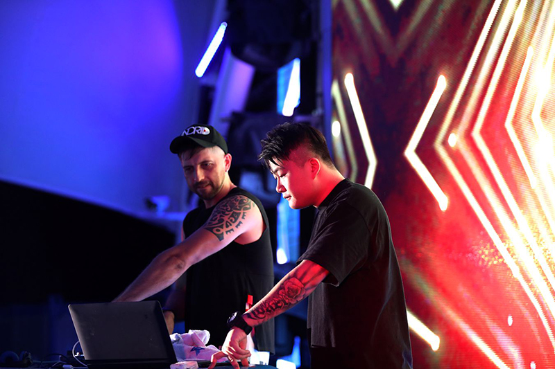 電音節(jié)表演